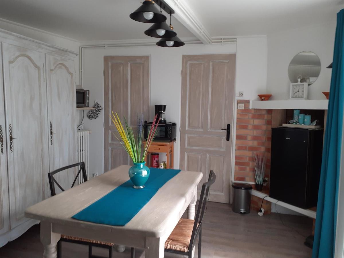 Bed and Breakfast Relais Des Tourterelles La Neuville-aux-Joutes Zewnętrze zdjęcie