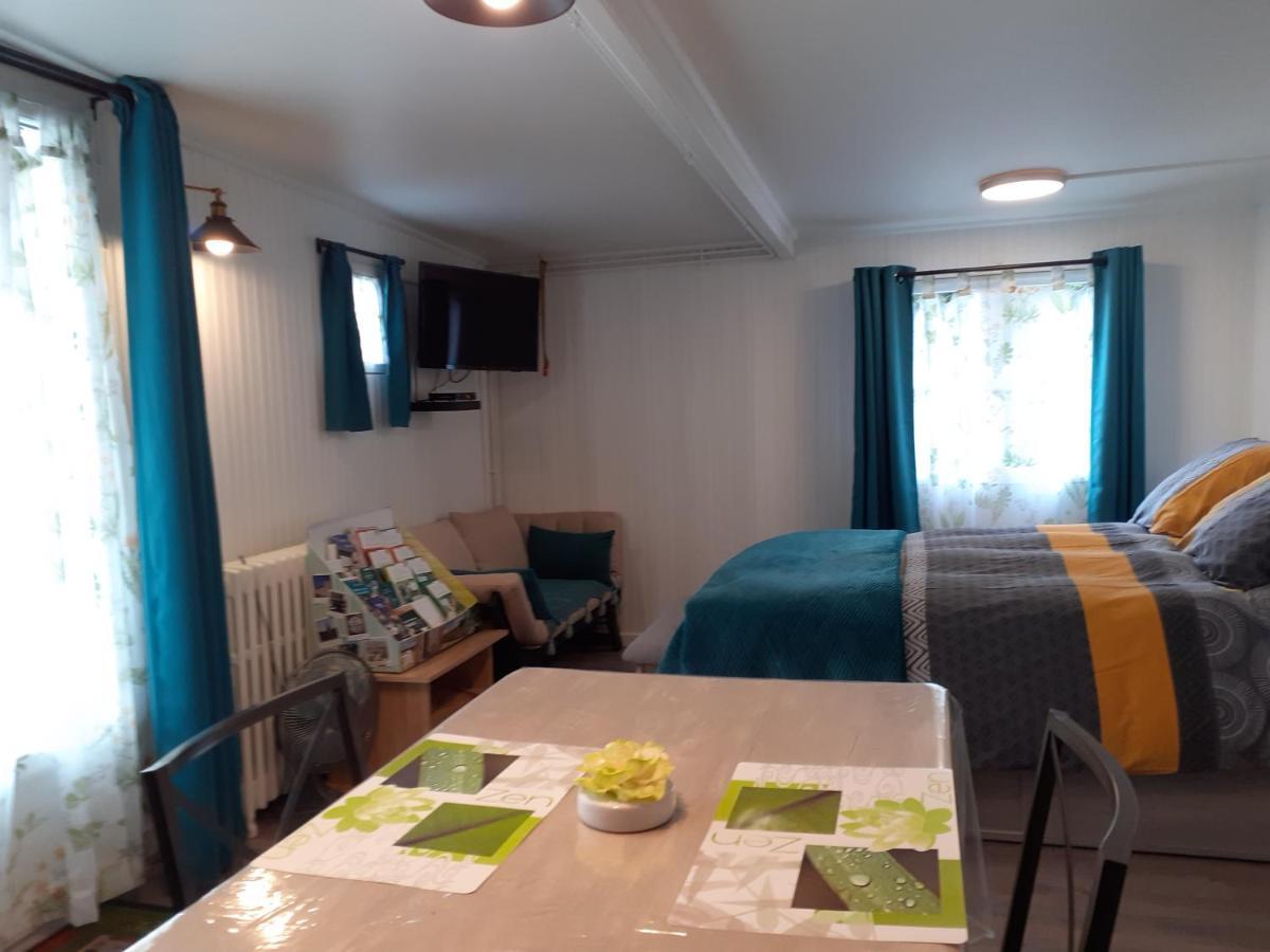Bed and Breakfast Relais Des Tourterelles La Neuville-aux-Joutes Zewnętrze zdjęcie