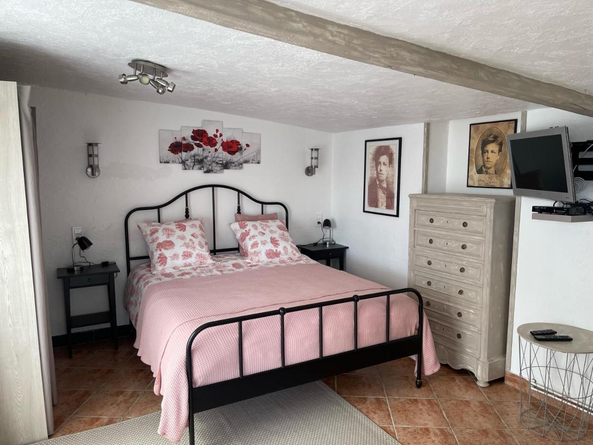 Bed and Breakfast Relais Des Tourterelles La Neuville-aux-Joutes Zewnętrze zdjęcie